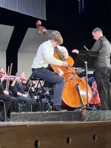 Jacob performs his double bass concerto with the NSO.